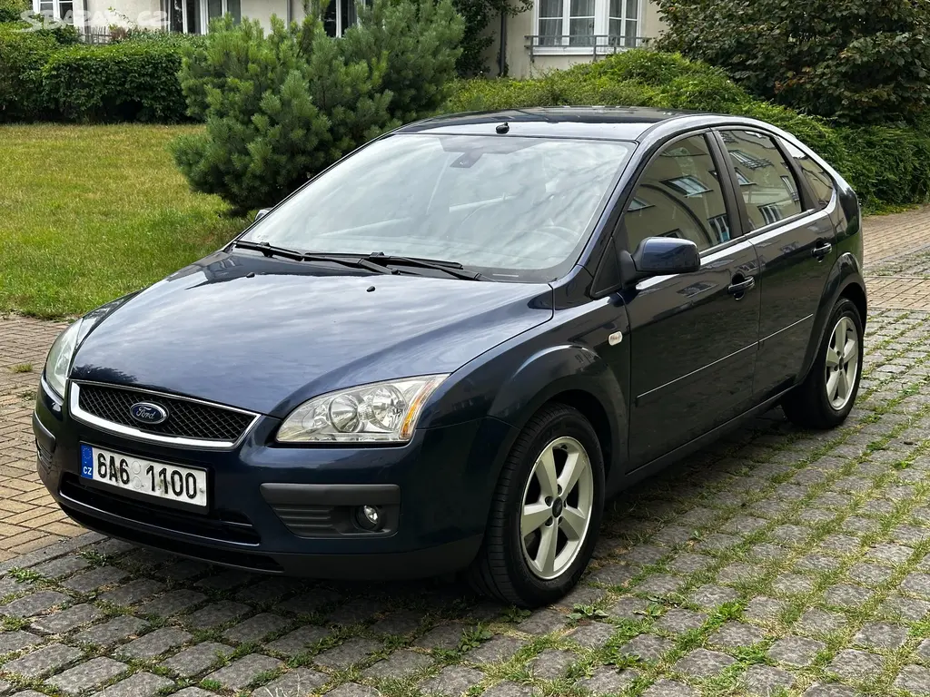Ford Focus 2.0 TDCI 100 kW Ghia Tažný Kůže Digi AC